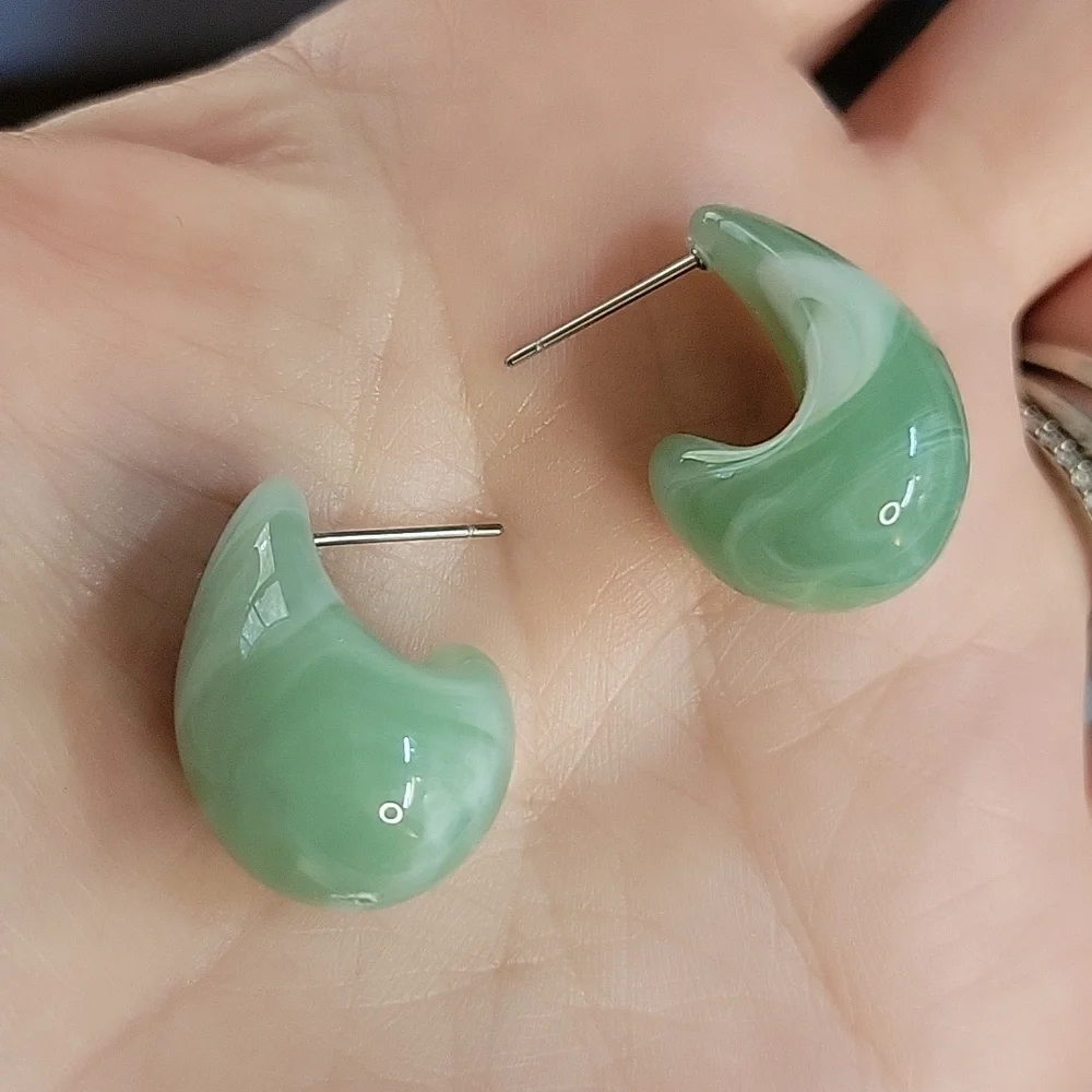 FUNKY GREEN ACRYLIC EARRINGS RINGS 4-PIECE SET - Picture 7 of 8